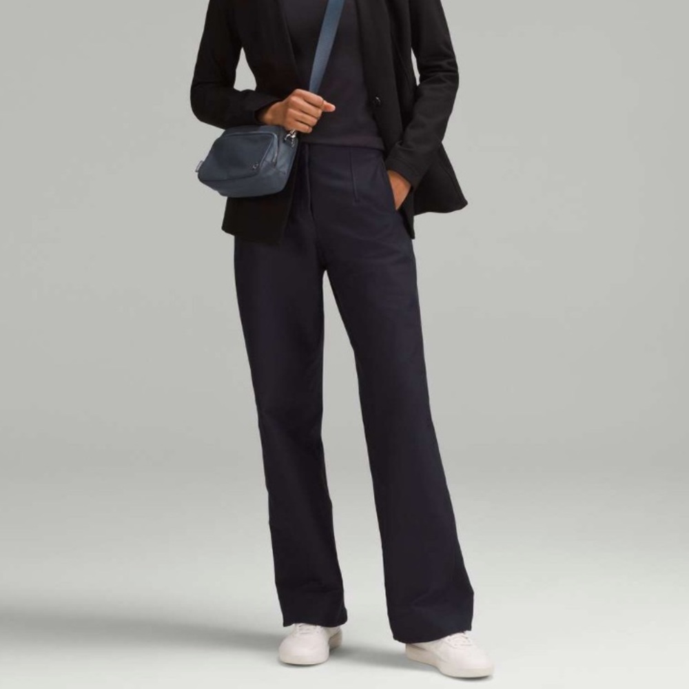 Lululemon Utilitech Relaxed Mid-Rise Trouser